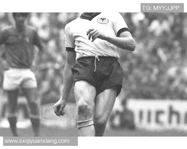 探讨足球球星独特踢球风格及其背后的技巧与个性魅力 探讨足球球星独特踢球风格及其背后的技巧与个性魅力